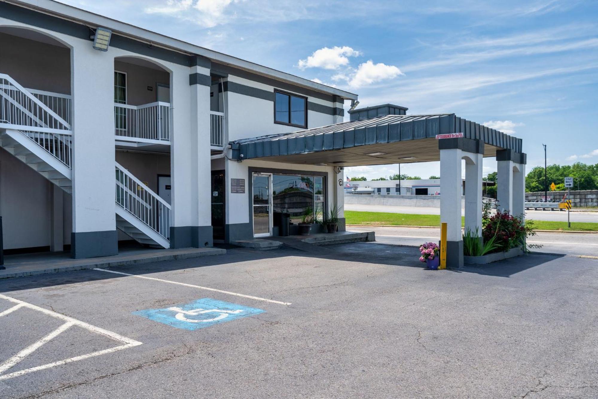 Budgetel Inns & Suites Augusta Downtown 706-945-1238 외부 사진